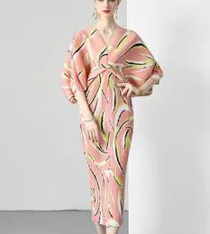 Pleated Dress Luxury 2023 New ISSEY Fashion Style Bat Sleeve Printed Dress