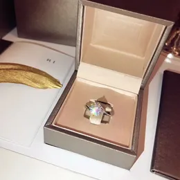 Love Solitaire Пара колец дизайнерский женский обещание кольцо Lady Fashion Sliver Jewelry B Свадебные кольца гвоздь кластер кольцо кольцо 237151c