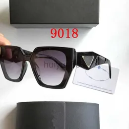 9018 Designer Sunglasses Classic Eyeglasses Goggle Outdoor Beach Sun Glasses For Man Woman Mix 7 Color Optional Triangular signature