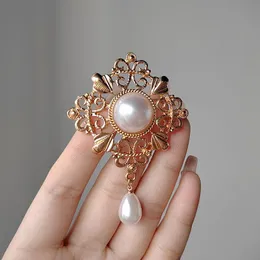 Camis Floral Simulated Pearl Tassel Brooch Pin Alloy Flower Brooches for Women Bouquet Sweater Scarf Clothing Accessoris Corsage