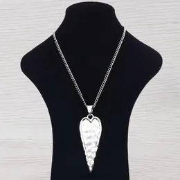 Collane con ciondolo 1 X Collana in argento tibetano a doppia faccia con grande cuore martellato Gioielli su catena a maglie lunghe Lagenlook 34"