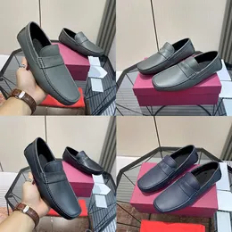 مصمم أحذية زلة على الرجال الرياضة الجلدية المقاومة للماء الأحذية الجلدية غير الرسمية بدون أربطة الأحذية في الهواء الطلق أحذية غير قابلة للانزلاق متوفرة في مجموعة متنوعة من الألوان