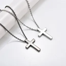 Collares pendientes Cruz clásica simple para hombres Mujer Acero inoxidable Cristiano Religioso Joyería masculina