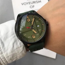 Erkekler Kuvars Bataryası İzle Noel Lüks Saat Beden 43mm Moda Klasik İzle Yüksek Kaliteli Safir Cam Su Geçirmez Tasarımcı Saat