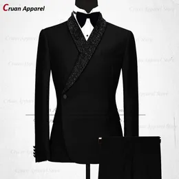 Abiti da uomo Blazer Luxury Formal Black Wedding Suit da uomo Set Slim Fit Groomsmen Groom Tuxedo Disegni bianchi Scialle lucido Risvolto Blazer Pantaloni 2 pezzi 230715