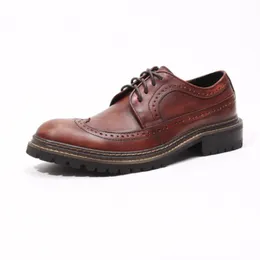 Vintage Heren Dress Schoenen Luxe Echt Leer Merk Designer Elegante Britse Stijl Platform Zwarte Bruiloft Brogues Schoenen Man