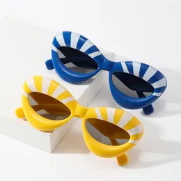 Solglasögon kattögon kvinnor sexiga läppformade solglasögon för kvinna i modepunk solglasögon män gafas de sol trending produkter