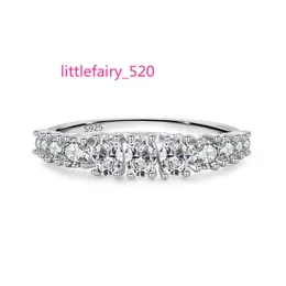 Полосы колец Silver 925 Diamond Micro Moissanite Ring Round Spighling Gemstone Party Rings