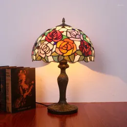 Bordslampor Tiffany Vintage Flower Medelhavet Stainat Glass LED Desk Light Fixtures Bedroom Bedside Stand Lamp Home Art Decor