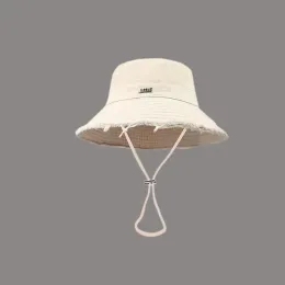 أزياء مينات القبعة مصمم دلو قبعة للمرأة على نطاق واسع قبعة الصياد الصيف الصيف لو بوب Archaut المظلة في الهواء الطلق سافر عارضة.