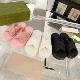 2023-Plateau-Slide-Sandale für Damen, schwarz, gepolsterter Nylon-Slipper, Gummisohle, mittelhohe Sandalen, Luxus-Designer, mehrfarbig, modischer Strand