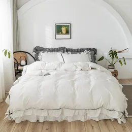 Sängkläder sätter prinsessan Set Luxury Bed Linen Ruffle Bow Double Däcke Cover Sheet and Pillow Cases Chaste White Comforter