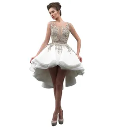 Nowy projektant Bohemian Lace Short Suknie ślubne Współziarowy tiul Sheer Szyja bez pleców ślubnych sukni ślubnych szatą de Mariee