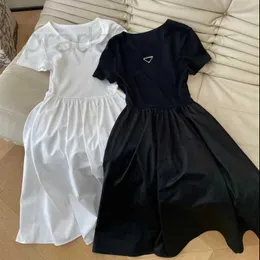 Podstawowe sukienki Casual Projektantka Kobieta Luksusowa spódnica z krótkim rękawem Trójkąt o pocie odzież Letnia suknia balowa nylon z 100% bawełnianą SML JQQO