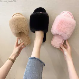 Тапочки Slippers 2022 Женские пушистые меховые тапочки Леди Осень Зимняя Зима Открытая пальцы на ногах дома теплые ботинки.