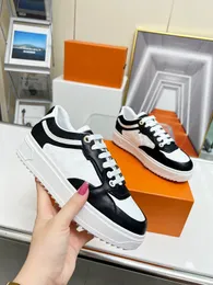 Designer Arthur Casual Shoes Striped Vintage Sneakers Kvinnor Mens Sko lyx Fashion Trainers Kontrollera snörningsplattform Cotton 0904