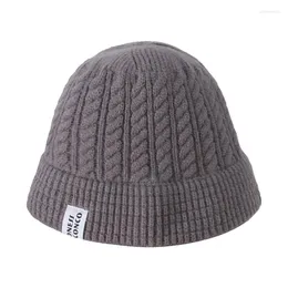 Berets 2023 قبعات دلو الشتاء للسيدات قابلة للطي للأزياء الصلبة لون حبك قبعة سفر في الهواء الطلق