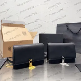 Kadın Kate Tassel Bag Deri Tasarımcıları Metal Mektup İşaretleme Zinciri Çantası Ayarlanabilir Strap Messenger Çantası Günlük İşe Gidiş Paketi