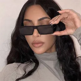 نظارة شمسية مستطيل صغير للنساء أزياء الشارع الشارع Snap Eyewear العصرية Retro Punk Sun Glasses UV400 ظلال الحماية