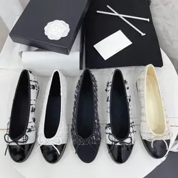New Bowtie Glitter Ballet Shoe Leather Round Toe Flats Women's Luxury Designers Fashion Ins Dress Dress Shoes أحذية عالية الجودة أحذية المصنع الحجم 35-43