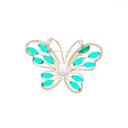 Brosches Romantic Crystal Bling Cubic Zirconia Butterfly Pearl Brooch Pin For Women Hollow Wedding Present Båt Smycken Tillbehör 2023