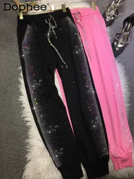 Pantalones de mujer s de alta calidad de lana cálida perforación brillante pantalón de chándal cintura elástica dulce rosa deportes casual invierno joggers 230718