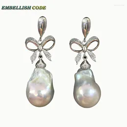 Orecchini pendenti Perle barocche Stile bowknot Colore bianco nobile Fiamma Palla Tessuto Nucleato Perla d'acqua dolce Per le donne