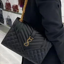 여성 봉투 핸드백 디자이너 체크 무늬 가죽 메신저 백 조절 가능한 스트랩 숄더백 금속 로고 통근 가방