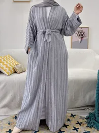 Etniska kläder specialpris clearance marknadsföring mode striple stitch muslim peignoir robes syari dubai kvinnlig abaya muslimsk klänning med bälte 230718