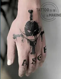 2022 Ny anime vit skägg pirat totem konst vattentät juice tatuering klistermärken för kvinna man kropp tillfällig tatuering falsk tatuering