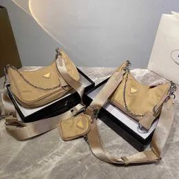 Yeni 3 Üçgen Tasarımcı Çanta Kadın Omuz Çantaları 12 Renk Zincir Hobo Luxurys Bag Lady Crossbody Çantalar Moda Çantası Çanta Cüzdanı 230204