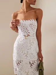 Grundlegende Freizeitkleider Ailigou 2023 Damenkleid Sexy Spitze ärmellos enge weiße Midi-Blumenausschnitt Elegante Promi-Party 230718