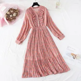 Casual Dresses 2023 Frühling Sommer Plissee Chiffon Frauen Vintage V-Ausschnitt Rüschen Langes Kleid Ärmel Blumendruck Büro Vestido