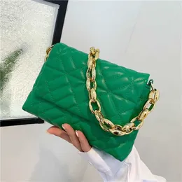 Grüne Stepptasche Leder Schulter mit dicker Kette weibliche Seite rot rosa Taschen für Frauen 2022 neue Luxus Geldbörsen und Handtaschen