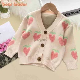 Pullover Bear Leader Girls Sweater Sweater Baby Girls Winter Winter Cloths Print Heart Patchwork Cardigan Warm Knit Sweater Cute Judt Hkd230719