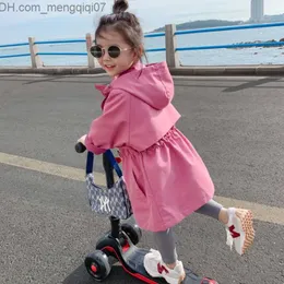 코트 New Girls 'Autumn Clothing New Children's Kilder 버전 Windproof Jacket Baby 외국 스타일 코트 세트 2 4 6 8T 2023 Z230720