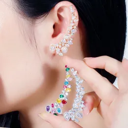 Stud Cwwzircons chic kubisk zirkon 585 Guldfärg Lång Asymmetrisk öronklättrare Klämplusaörhängen för kvinnor Punk Rock Jewelry CZ725 230718