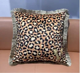 Leopardmönstrad örngott 45*45 cm europeisk klassisk lyxkuddefodral med Tassel Super Soft Velvet dubbelsidig tryck soffa kudde täcker örngott