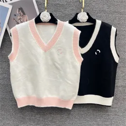Womens Knit Tanks Camis Black White Simple Embroidered Letter Crewneck Cover Belly Sleeveless Tops Fashion Knitted Vest Knitwear