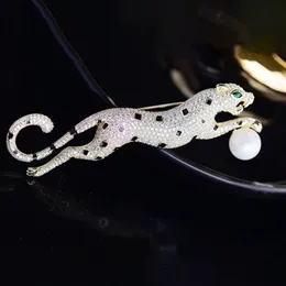 Pins Brooches Zlxgirl luxury brand men brooches jewelry Full cubic zircon copper animal pin brooch leopard scarf pins bijoux 230718