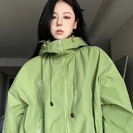 Women's Jackets American Letter Avocado Green Embroidery Outdoor Function Hooded Charge Jacket Zipper Over Hipster 230719