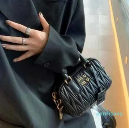 Miui Miu Bowling Crossbody Bag Top Handle Matelasse Shoulder Luxurys Tote Handbag Womens Man Designer Wallet Purse Square 44 Leather Clutch Fashion Bags