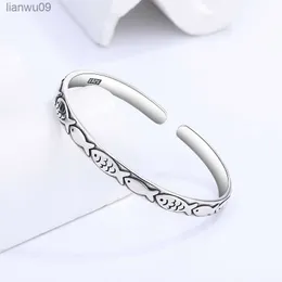 Ny retro kvinnlig minoritetsdesign präglade små fiskarmen Bangle Silver Plated Simple Ins Personlighet Djuröppningsarmband Tyb241 L230704