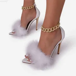 Sandali 2022 New Pointed Toe Shallow Furry Women Thin High Heels Fibbia in metallo Catena Decorazione Sandali Outdoor Calzature Donna L230720