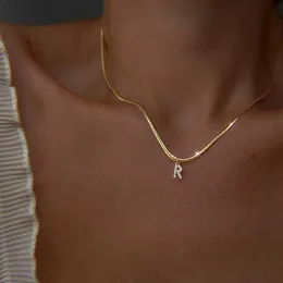 INS-stil 26 A-Z Engelska Alfabetet Inledande bokstäver Pendant Necklace Choker Cubic Zircon Letter Charm Snake Chain Halsband Halsband smycken Tillbehör Gåvor för kvinnor