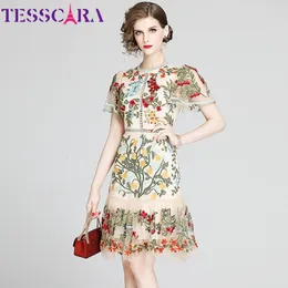 Abiti casual di base TESSCARA Abito da donna in maglia con ricamo di lusso Festa Alta qualità Elegante abito da sposa Abito da donna Femme Vintage Floral Designer Vestidos 230719