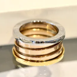 BU Spring Ring Oro Argento Taglia USA 5-12 Anello di design placcato oro 18 carati per donna per uomo coppia regalo di anniversario di lusso in stile classico di alta qualità 037