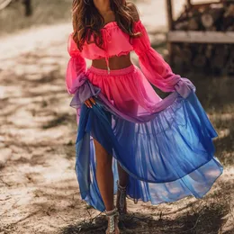 Abiti casual di base Coprispalle da donna in due pezzi Set Abito da spiaggia a colori sfumati Boho Spalle scoperte Manica lunga Tie-Up Crop Top Gonna con volant maxi 230719