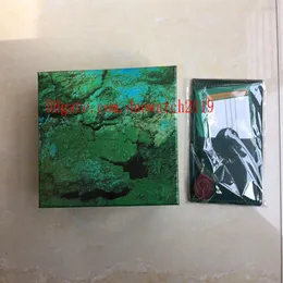 5PCSACCESSORIESBOX MEN LUXURY WOMEN QUALIES DARK GREEN GIFT CASE for Watches Booklet Card Tags and Papers in English 116610295E
