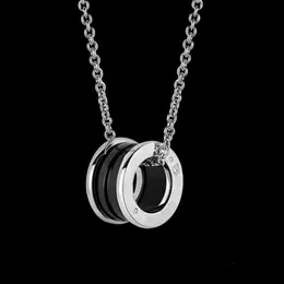 Womens Designers Silver Necklace Luxury Designer Jewelry For Women Pendants Classic Circle Mens Gold Chains Necklaces Party Love G208s